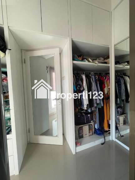 Rumah 3 Lantai Furnished Sulfat Kota Malang - 5