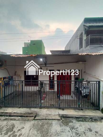 RUMAH SIAP HUNI PERUMNAS DEPOK TIMUR JALAN MASUK MOBIL - 2