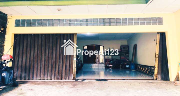 RUMAH MODERN CLASSIC DENGAN KOLAM RENANG DI SUKAHAJI PASTEUR BANDUNG - 17