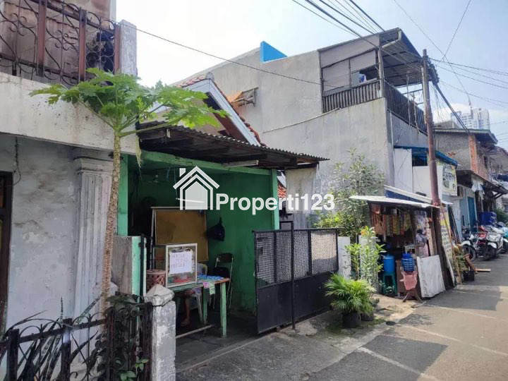 Rumah Lama, Hanya 850 Meter Ke Rsud Tanah Abang - 3