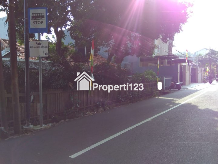 Rumah Tua Hook Pinggir Jalan, 200 Meter Ke Terogong Raya - 2