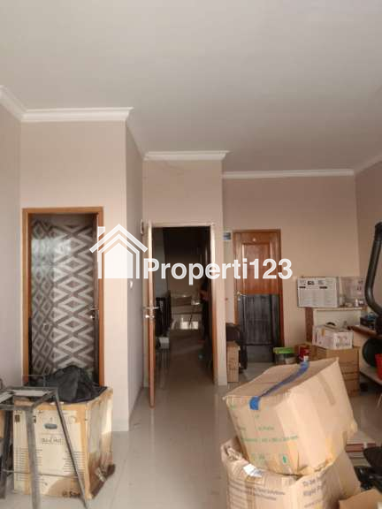 Dijual Cepat Kost'an dan Resto di Ruko Mutiara Taman Palem Blok C - 6