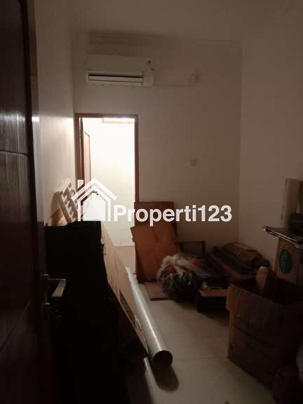 Dijual Cepat Kost'an dan Resto di Ruko Mutiara Taman Palem Blok C - 4