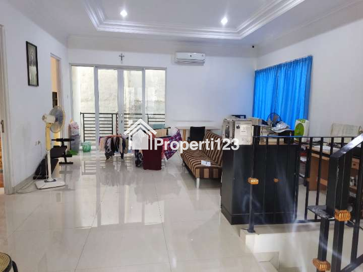 Di jual Rumah Tiga Lantai Siap Huni - 3
