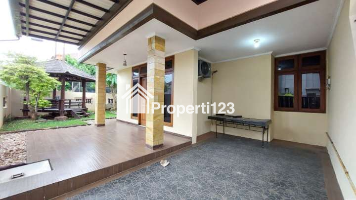 Rumah Hoek Siap Huni Taman Modern Cakung Jakarta Timur - 4