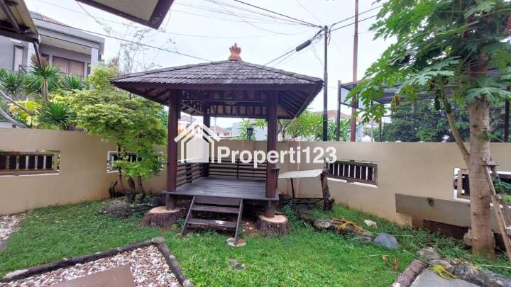 Rumah Hoek Siap Huni Taman Modern Cakung Jakarta Timur - 18