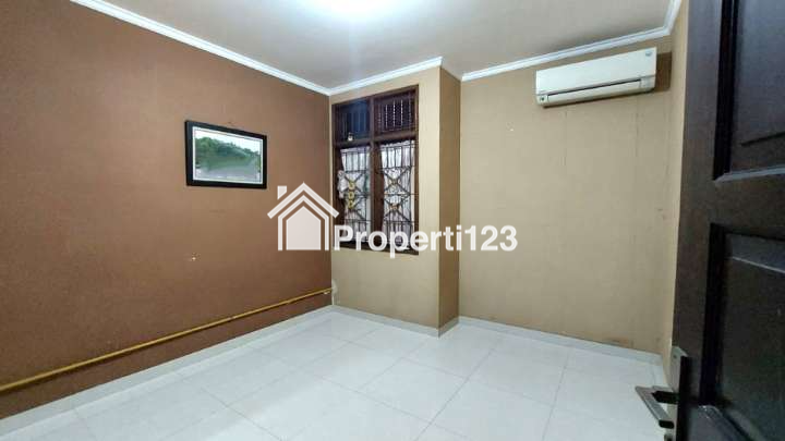 Rumah Hoek Siap Huni Taman Modern Cakung Jakarta Timur - 8