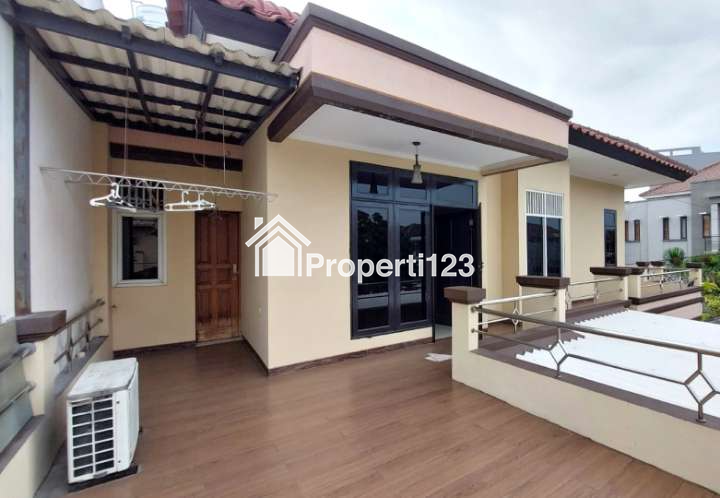 Rumah Hoek Siap Huni Taman Modern Cakung Jakarta Timur - 15