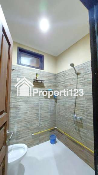 Rumah Hoek Siap Huni Taman Modern Cakung Jakarta Timur - 12