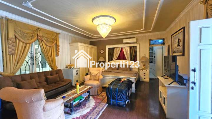 Rumah Mewah Ada Kolam Renang Permata Harapan Baru Bekasi - 12