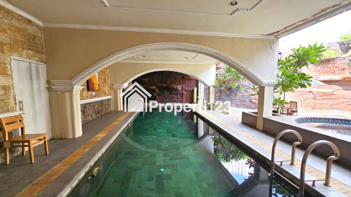 Rumah Mewah Ada Kolam Renang Permata Harapan Baru Bekasi - 5
