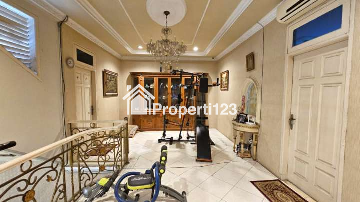 Rumah Mewah Ada Kolam Renang Permata Harapan Baru Bekasi - 10