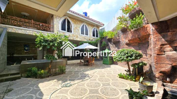 Rumah Mewah Ada Kolam Renang Permata Harapan Baru Bekasi - 3