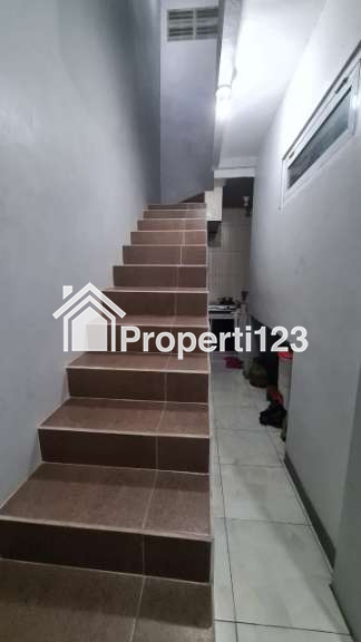 Rumah 2 Lantai Perum Sekartaji Kota Kediri - 4