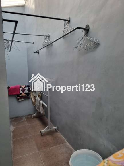 Rumah 2 Lantai Perum Sekartaji Kota Kediri - 9