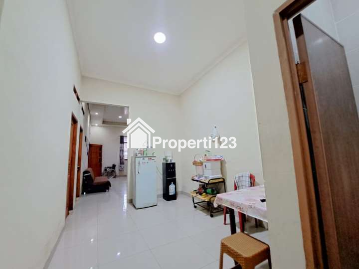 Rumah Rapi dan Siap Huni Kota Harapan Indah Bekasi - 6