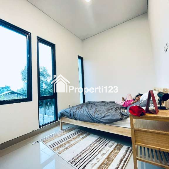 Rumah Dekat Stasiun Depok Lama Cuma 4 Menit Pinggir Jalan - 5