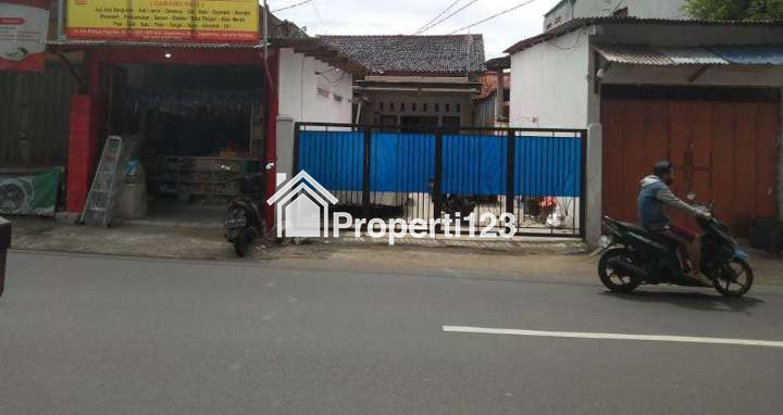 TANAH PINGGIR JALAN ADA 2 UNIT RUMAH DAN 2 UNIT KIOS JAGAKARSA JAKSEL - 3