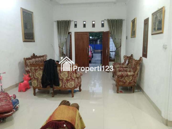 TANAH PINGGIR JALAN ADA 2 UNIT RUMAH DAN 2 UNIT KIOS JAGAKARSA JAKSEL - 5