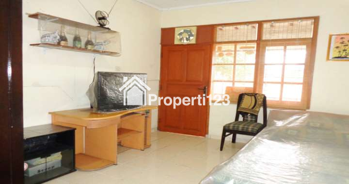 RUMAH DENGAN PAVILIUN SEMI FURNISHED DI ARCAMANIK BANDUNG - 8