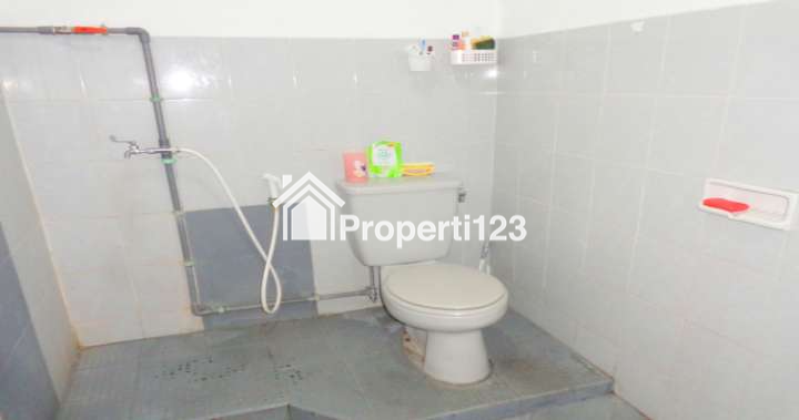 RUMAH DENGAN PAVILIUN SEMI FURNISHED DI ARCAMANIK BANDUNG - 10