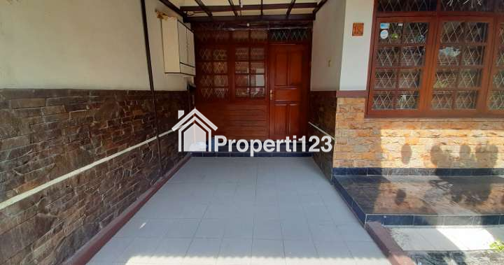 RUMAH DENGAN PAVILIUN SEMI FURNISHED DI ARCAMANIK BANDUNG - 12