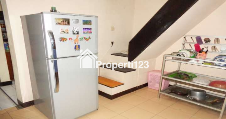 RUMAH DENGAN PAVILIUN SEMI FURNISHED DI ARCAMANIK BANDUNG - 3