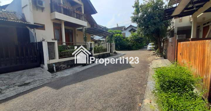 RUMAH DENGAN PAVILIUN SEMI FURNISHED DI ARCAMANIK BANDUNG - 14