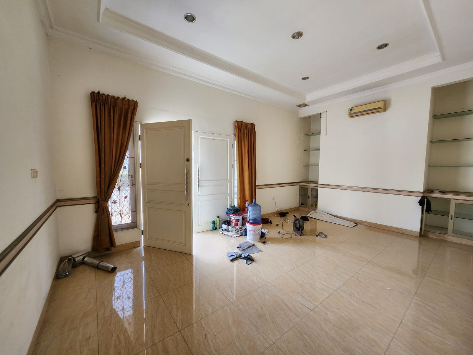 Disewakan Rumah Hoek Vila Permata Gading - 5