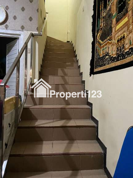 Rumah Siap Huni 2,5 Lantai di Sawojajar 2 Malang - 7