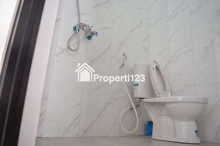 Villa Mewah 3 Lantai FULL FURNISH Dekat BNS Batu - 10