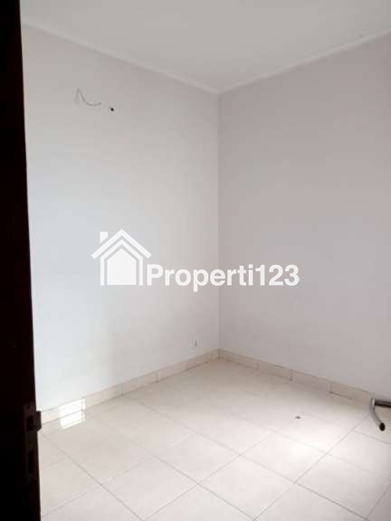 Rumah Hadap Taman Cluster Aralia Harapan Indah Bekasi - 5