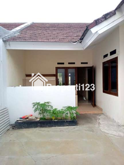 Rumah Hadap Taman Cluster Aralia Harapan Indah Bekasi - 11