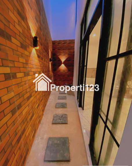 Rumah Impian Anda Menanti! Hunian Cluster Classic Modern dengan Ruko di Lokasi Premium Jakarta Selatan - 17