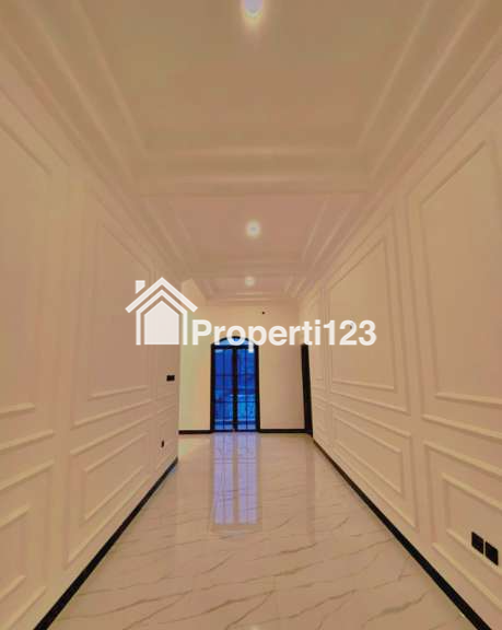Rumah Impian Anda Menanti! Hunian Cluster Classic Modern dengan Ruko di Lokasi Premium Jakarta Selatan - 10