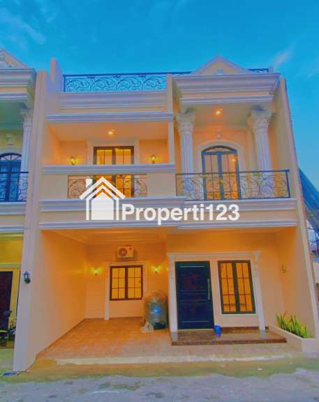 Rumah Impian Anda Menanti! Hunian Cluster Classic Modern dengan Ruko di Lokasi Premium Jakarta Selatan - 4