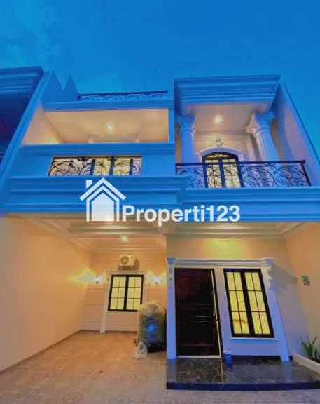 Rumah Impian Anda Menanti! Hunian Cluster Classic Modern dengan Ruko di Lokasi Premium Jakarta Selatan - 3