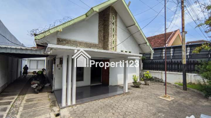 (BWI A.393) Dijual Rumah Di JL. A.Yani No.87 Kel. Tukang Kayu Kec. Banyuwangi Kab. Banyuwangi - 5