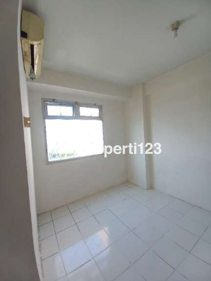 Disewakan KOSONGAN apartemen gading nias tower CHRYSANT ada 1 kitchen set - 1