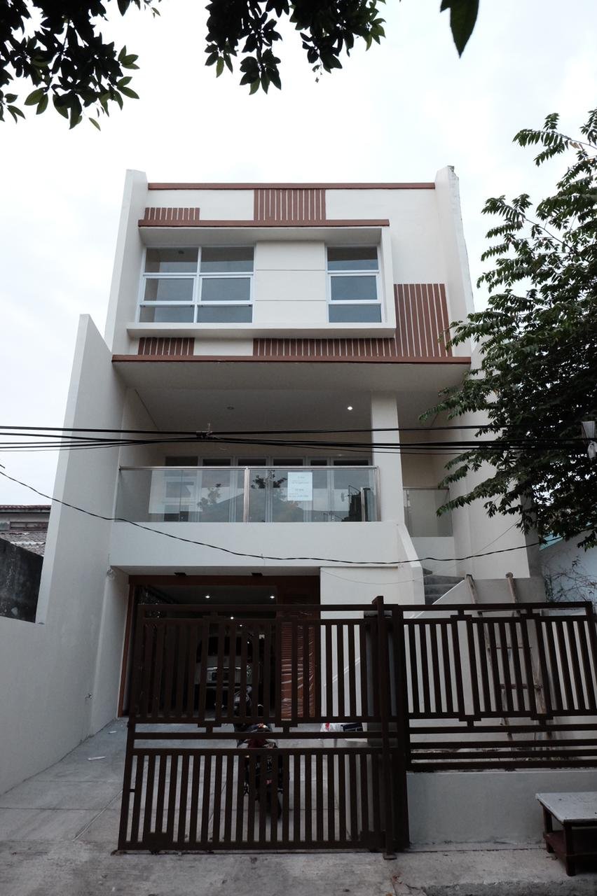Dijual Murah Rumah Baru di Menteng Wadas - Setiabudi, Jakarta Selatan - 1