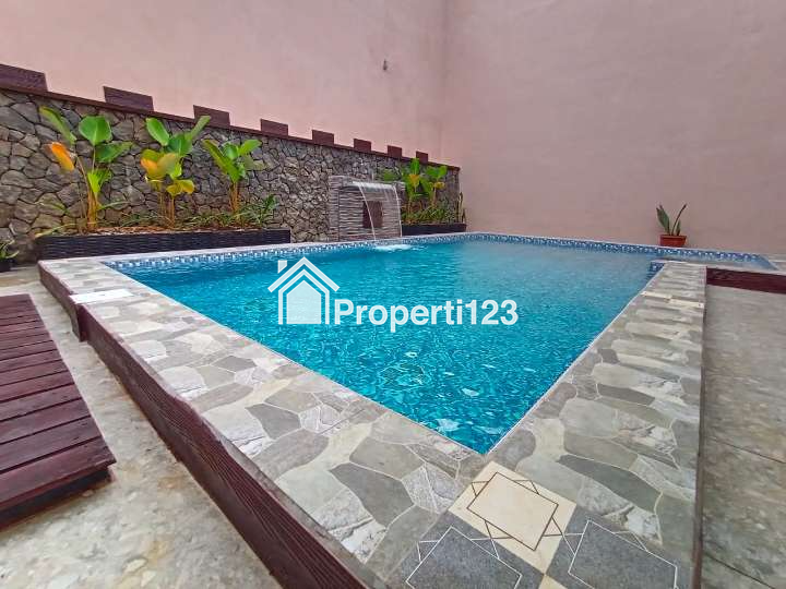 Disewakan Villa di Kawasan Wisata Kota Batu dengan Private Pool dan Fasilitas Lengkap - 9