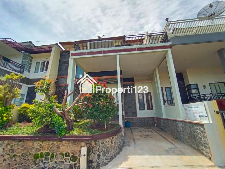 Disewakan Villa di Kawasan Wisata Kota Batu dengan Private Pool dan Fasilitas Lengkap - 3
