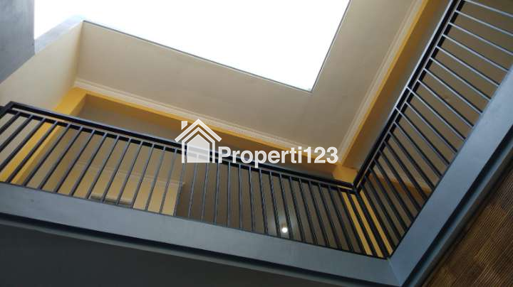 Dijual Rumah 2 Lantai Depan Bandara Abd Saleh Malang - 8
