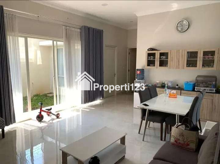 Rumah Mewah Baru di Villa Puncak Tidar Malang - 12