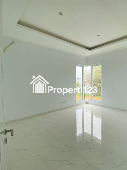 Rumah Baru Gress Hook di Bukit Palma Citraland Minimalis Modern 2 Lantai Surabaya Barat - 2