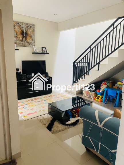 Rumah 2 Lantai Lokasi strategis Akasia Eight BSD Bintaro Serua - 5
