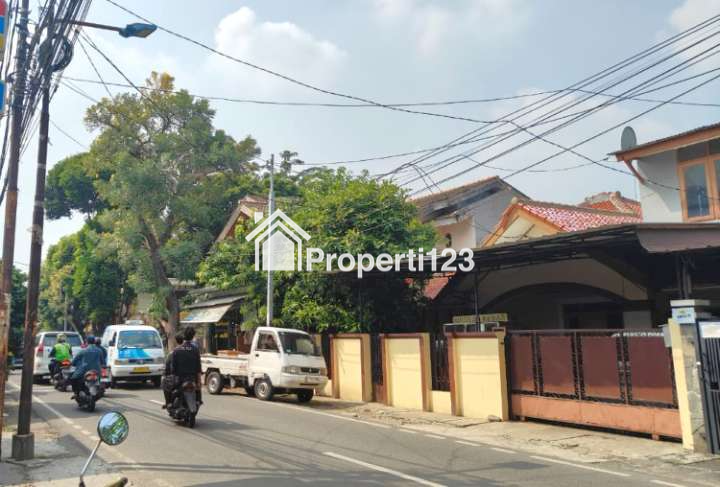 Rumah Strategis Zona Komersial Pondok Bambu Jakarta Timur - 10