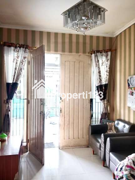 Rumah 2 Lantai Perumahan Metland Menteng Cakung Jakarta Timur - 3