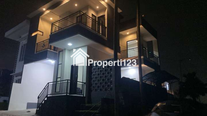 Villa Baru FULL FURNISHED di Batu, Batu, Jawa Timur - 3