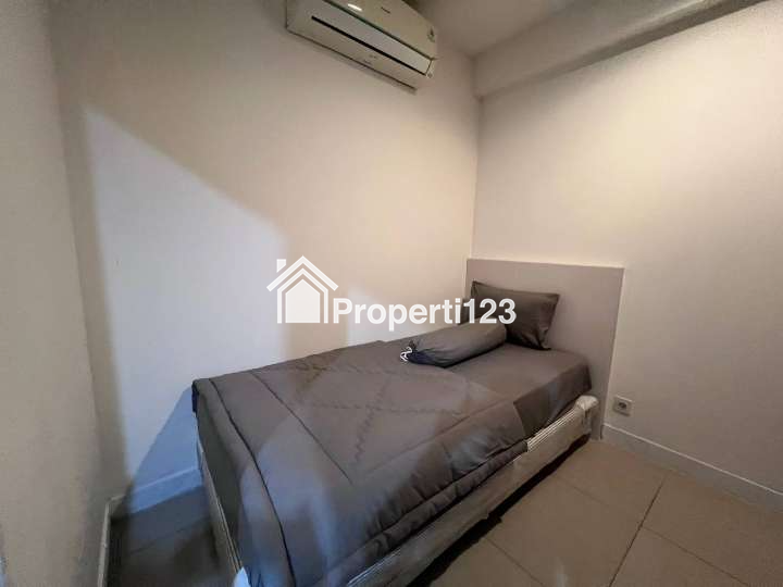 Sewa Apartemen Strategis Dekat Tol, 2 Kamar Grand Kamala Lagoon, Bekasi - 2